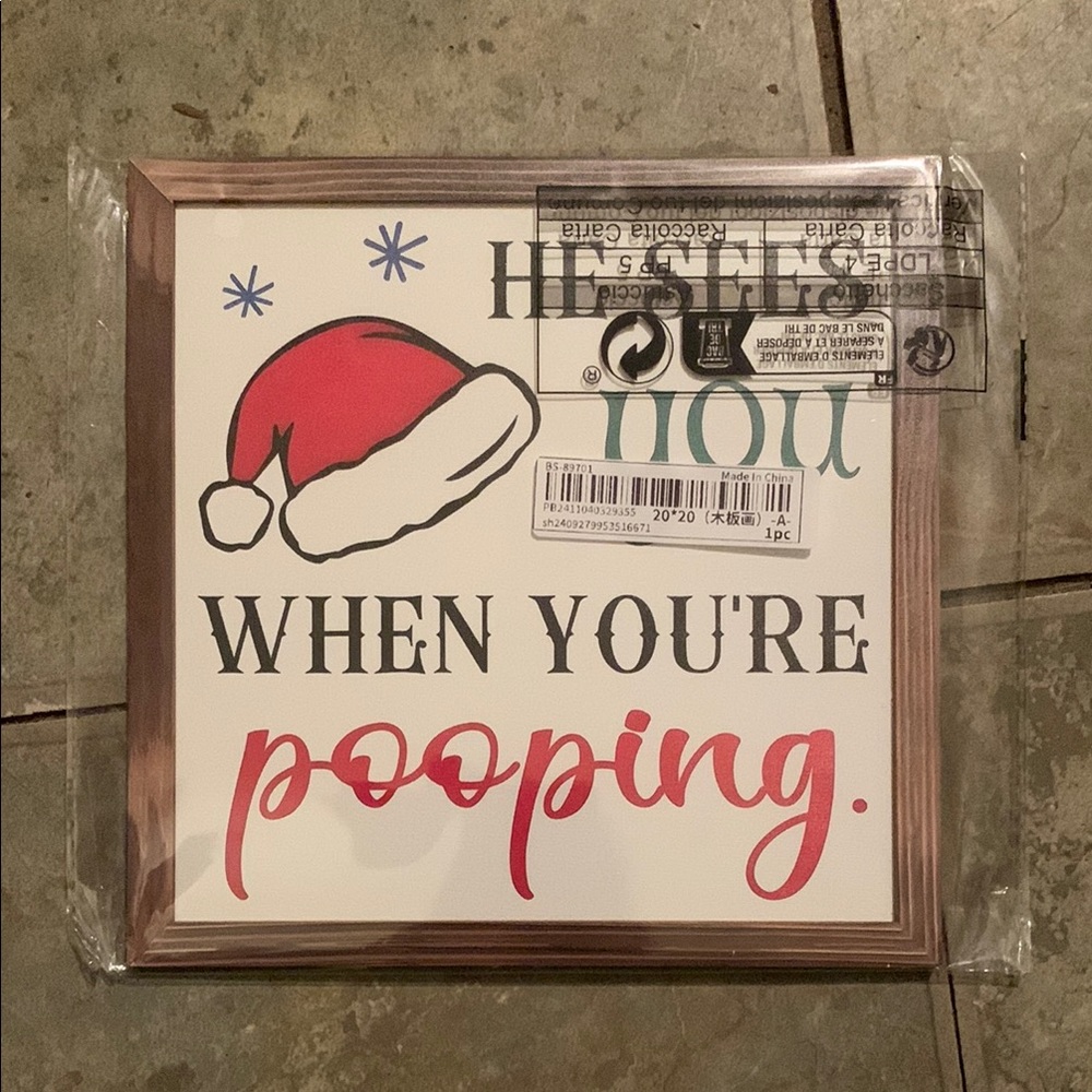 Red and White Christmas Bath Accessory